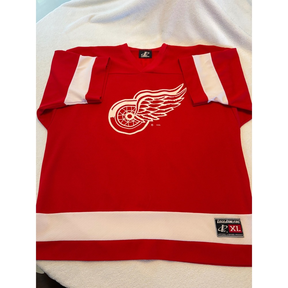 Vintage Logo Athletic Detroit Red Wings Yzerman 19 Jersey Mens XL Red NHL 701LA